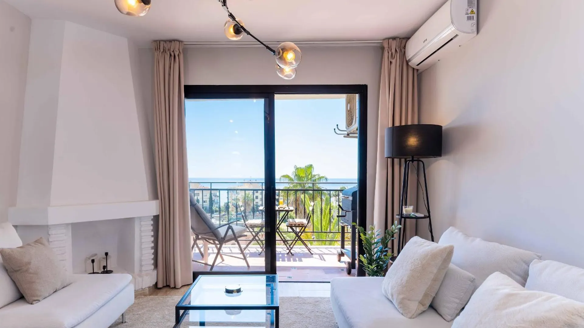 Apartment Prime Location! Few Minutes Walk To The Beach MIJAS COSTA Spain