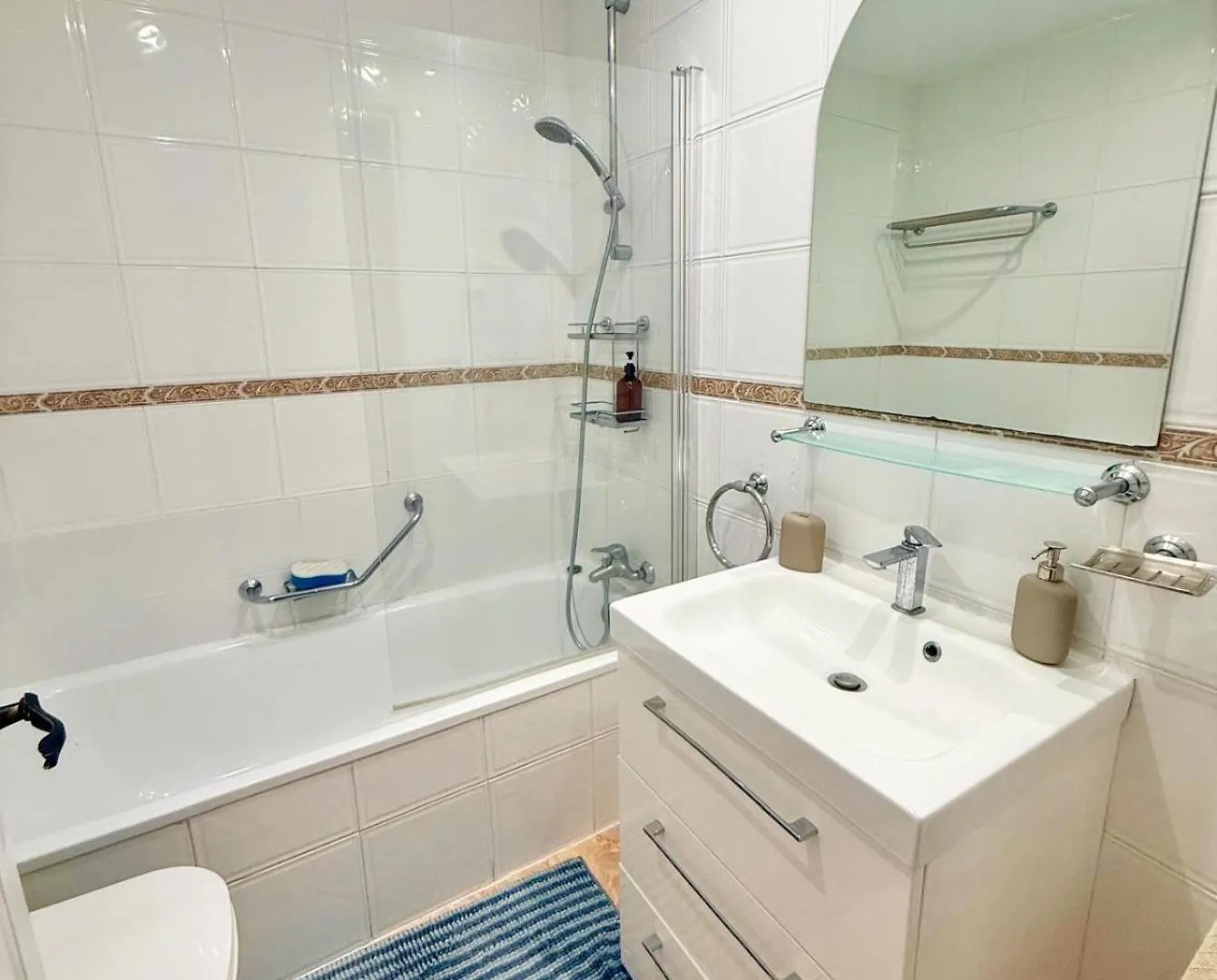 Prime Location! Few Minutes Walk To The Beach MIJAS COSTA 0*,