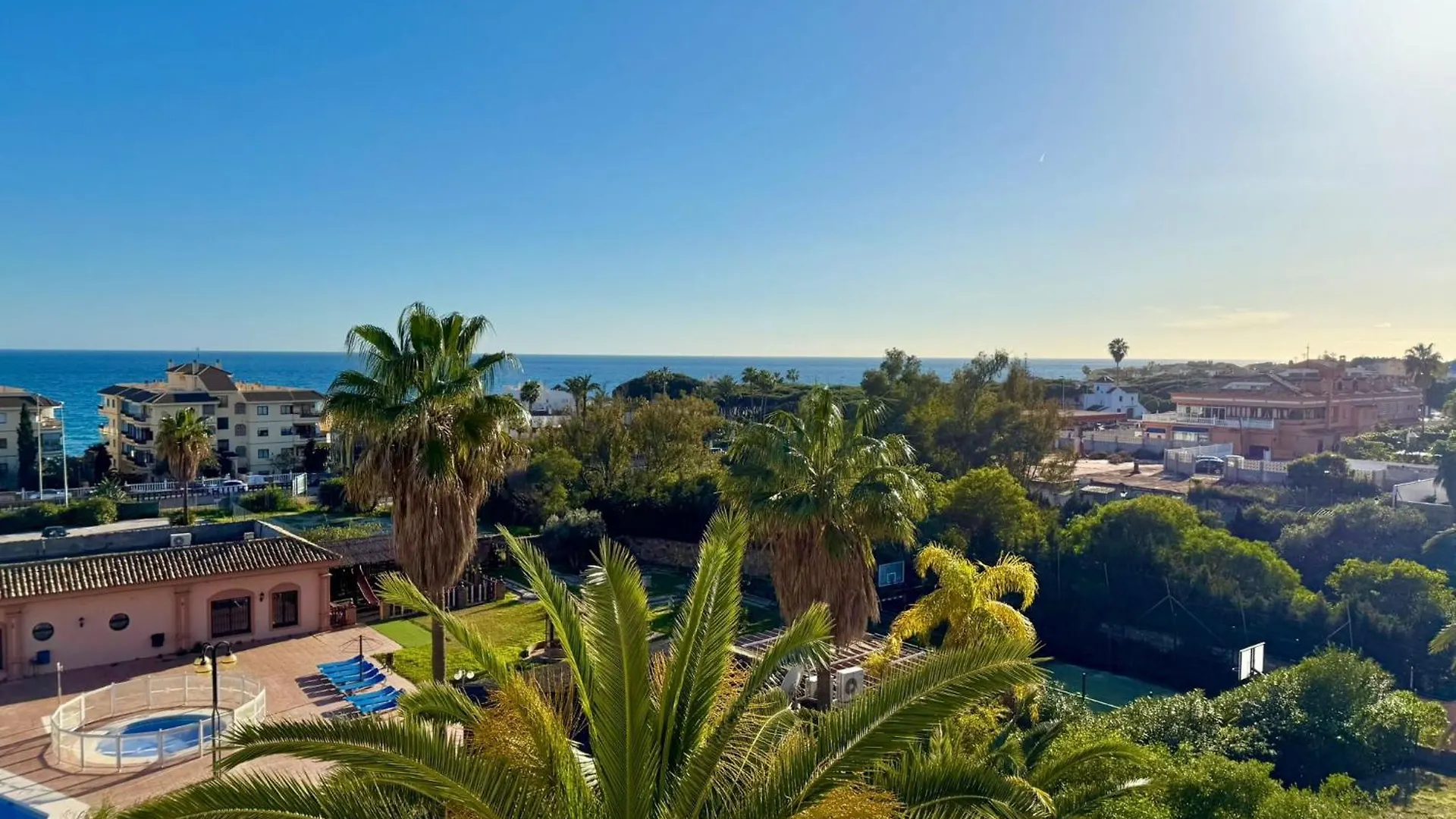 Prime Location! Few Minutes Walk To The Beach MIJAS COSTA 0*,  Ισπανία