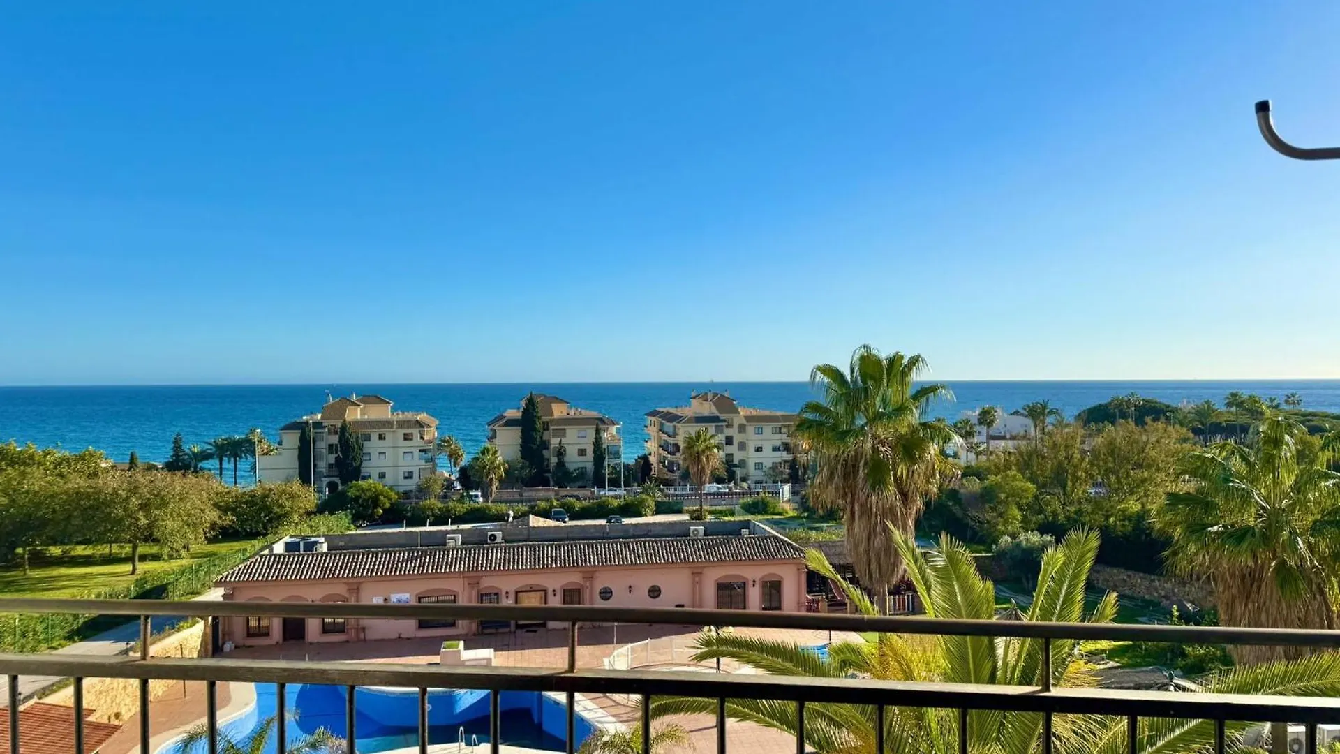 Prime Location! Few Minutes Walk To The Beach MIJAS COSTA Διαμέρισμα