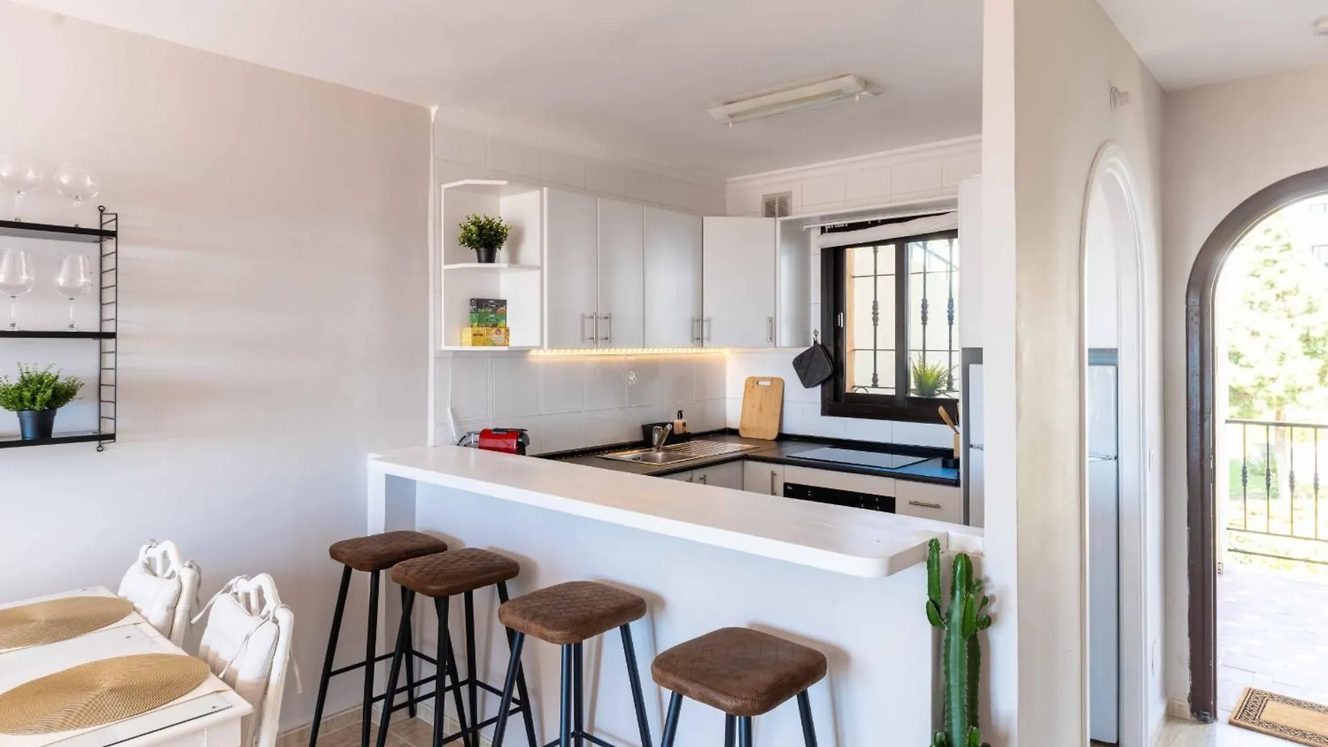 Prime Location! Few Minutes Walk To The Beach MIJAS COSTA 0*,  Ισπανία