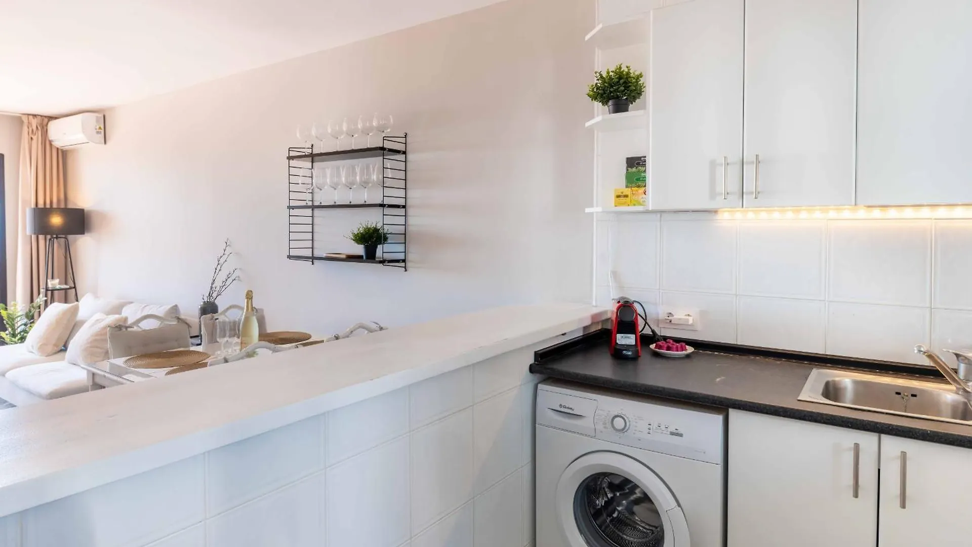 Prime Location! Few Minutes Walk To The Beach MIJAS COSTA