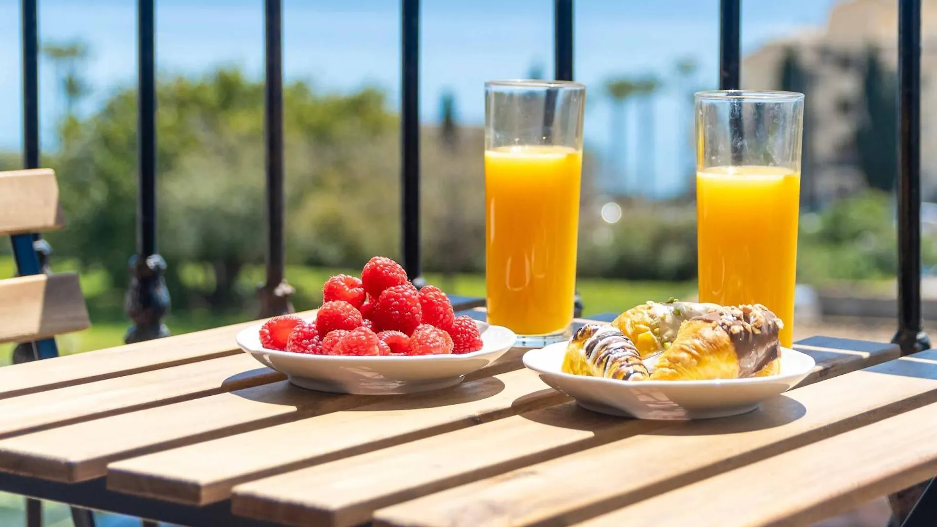 Prime Location! Few Minutes Walk To The Beach MIJAS COSTA 0*,