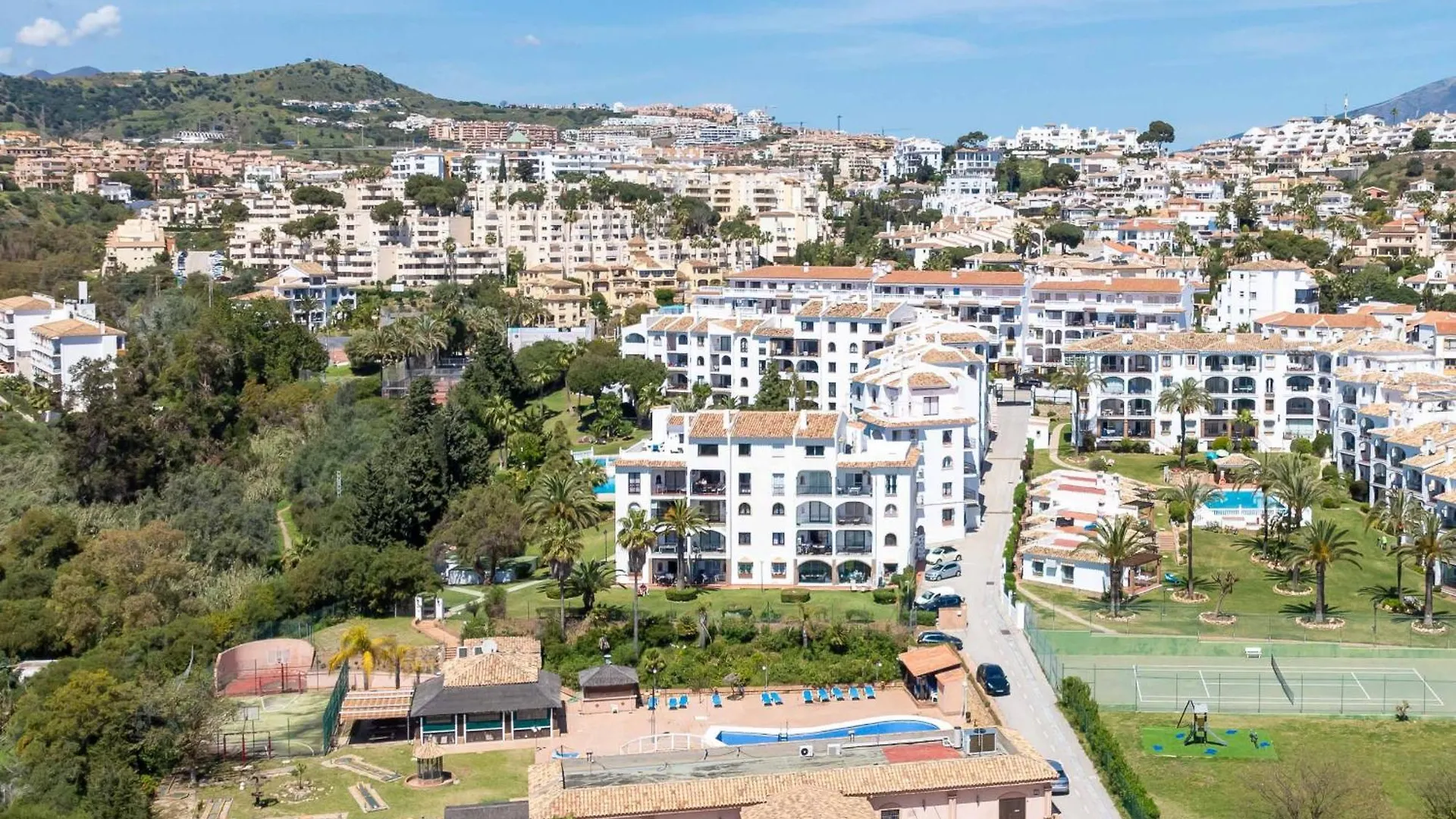 Prime Location! Few Minutes Walk To The Beach MIJAS COSTA 0*,